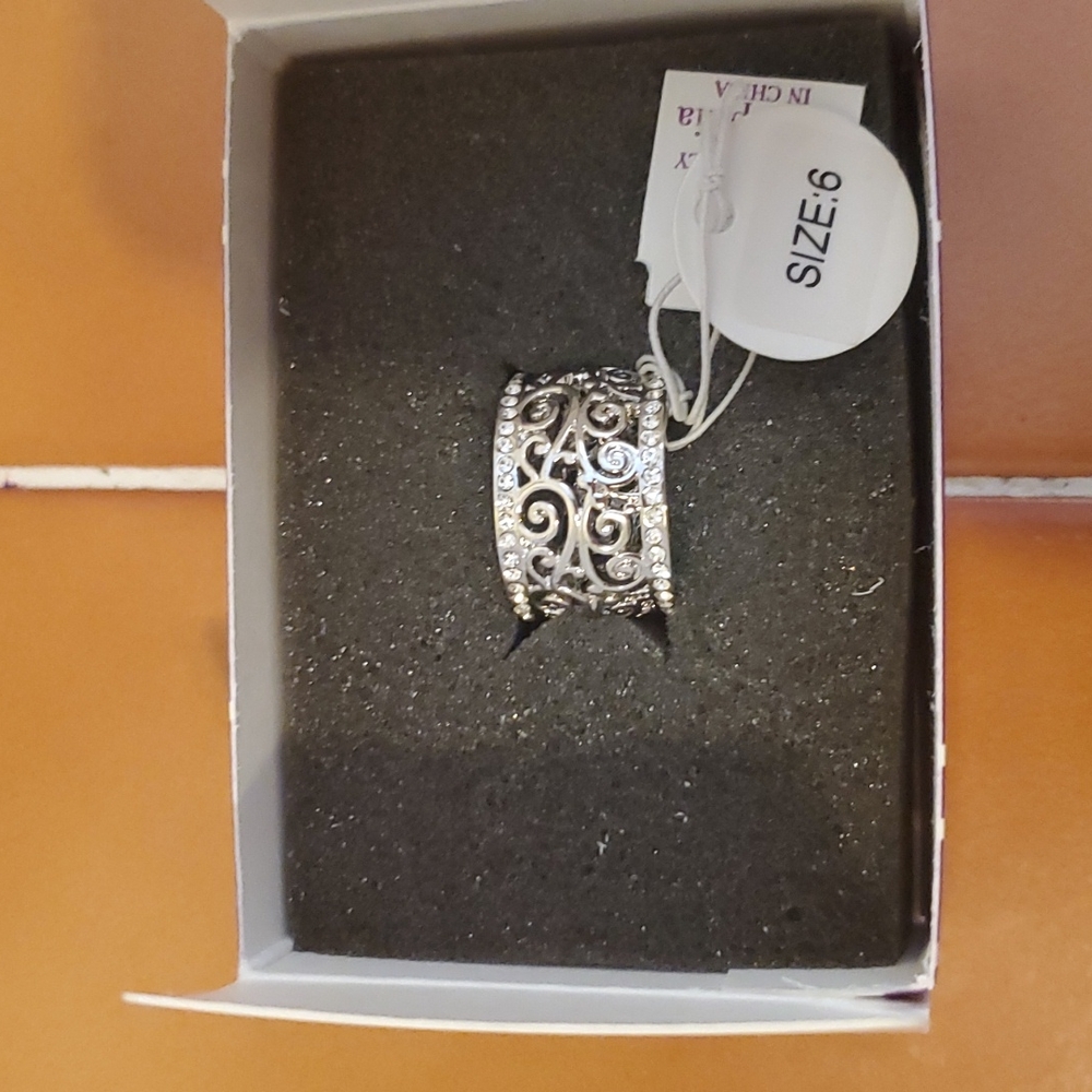 Lia sophia size 6 ring
